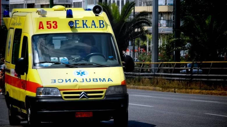 Απίστευτο περιστατικό στην Ηλεία! Έκλεψαν διασώστη του ΕΚΑΒ ενώ μετέφερε ασθενή!